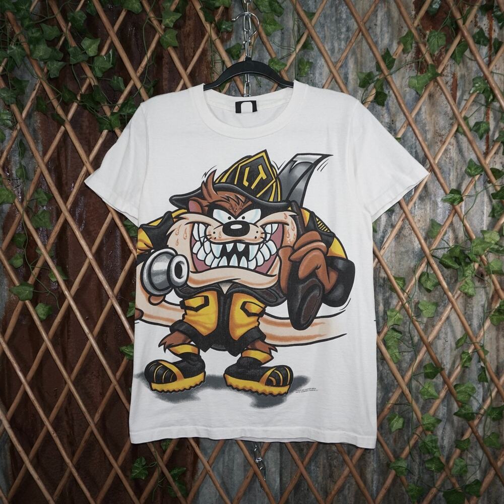 M - Vintage Y2K Looney Tunes T-Shirts changes tag 1994